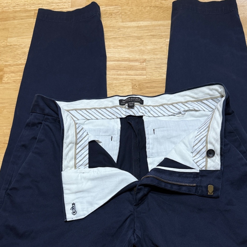 Men’s banana Republic Mason Athletic Taper Chino.